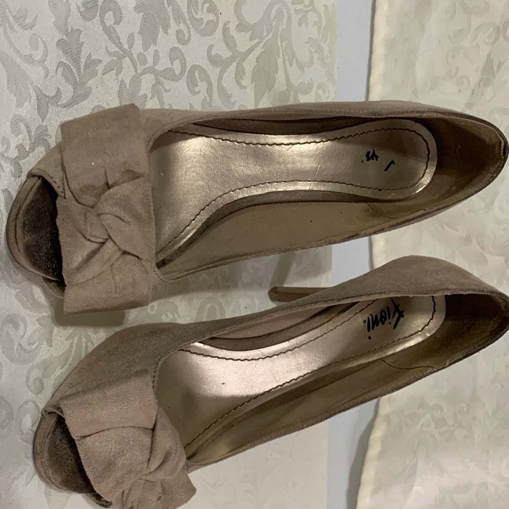Foni, light tan, size 8,